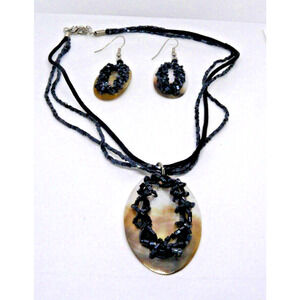 MOP Shell w Blk Beads Pendant & Earrings Multistrand Blk Bead Chain BOHO Vintage